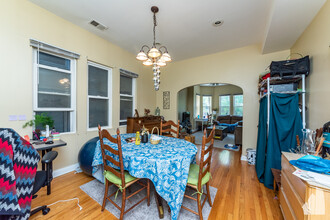 1431 N Fairfield Ave, Unit 2 in Chicago, IL - Building Photo - Building Photo