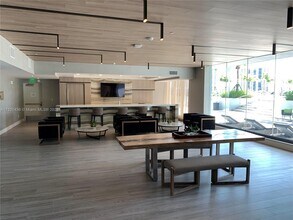 2960 NE 207th St, Unit 609 in Aventura, FL - Building Photo - Building Photo