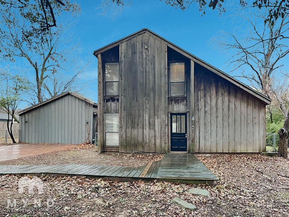 1907 Whippoorwill Ln in Denton, TX - Foto de edificio