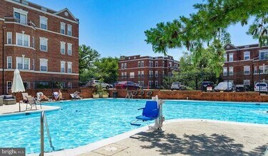 3615 38th St NW, Unit Apt# 203 in Washington, DC - Building Photo - Building Photo