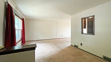 6451 N 73rd St in Milwaukee, WI - Building Photo - Building Photo