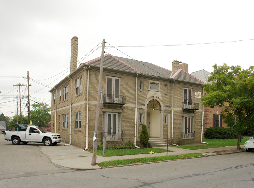 1777 Summit St in Columbus, OH - Building Photo