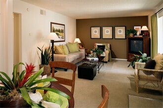 Deerfield Apartment Homes in Irvine, CA - Building Photo - Building Photo
