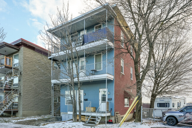 4360-4366 Sainte-Anne Boul in Québec, QC - Building Photo - Primary Photo