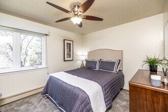 Sun Prairie/Vista Court Apartments in West Des Moines, IA - Foto de edificio - Interior Photo