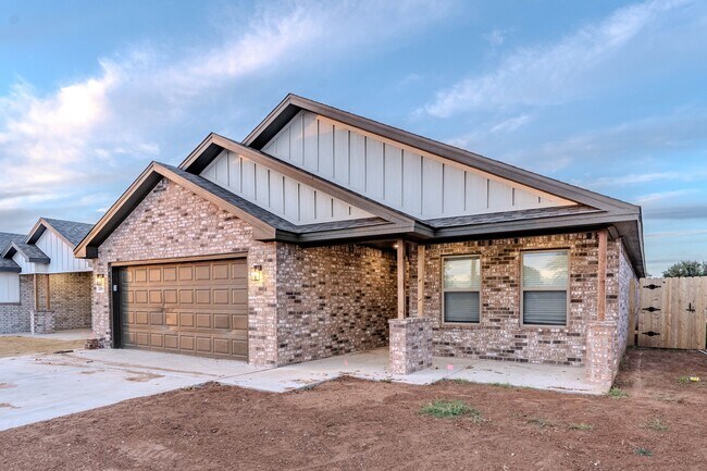 2106 88th St in Lubbock, TX - Building Photo - Building Photo