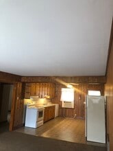 213 E Walnut St, Unit A in Dickson, TN - Foto de edificio - Building Photo