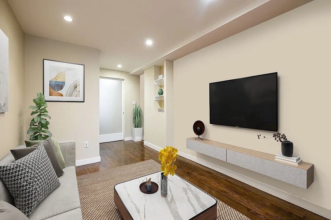 128 1st Ave in New York, NY - Building Photo