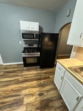 205 S Maple St in Paola, KS - Building Photo - Building Photo