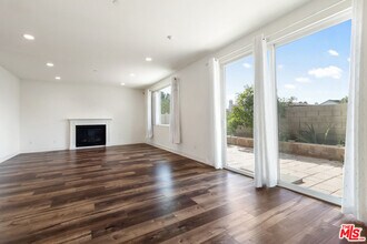 7733 N Stagg Ln in Los Angeles, CA - Building Photo - Building Photo