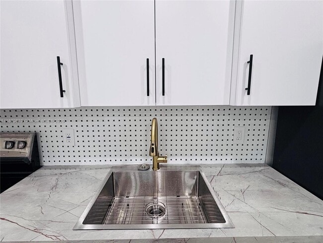 220 NW 27th Ave in Pompano Beach, FL - Building Photo - Building Photo