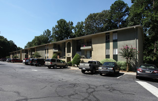Royale Apartment in Atlanta, GA - Building Photo