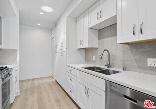 2336 Westwood Blvd in Los Angeles, CA - Building Photo - Building Photo