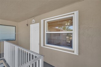 2560 W 60th St in Hialeah, FL - Building Photo - Building Photo