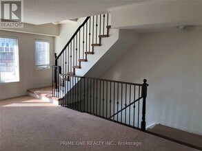 5605 Oscar Peterson Blvd in Mississauga, ON - Building Photo - Building Photo