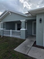 4124 NE 15th Ave in Cape Coral, FL - Building Photo