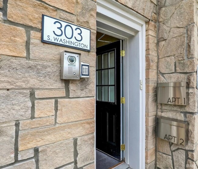property at 303 S Washington St