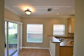 5824 Wrenwater Dr in Lithia, FL - Building Photo - Building Photo