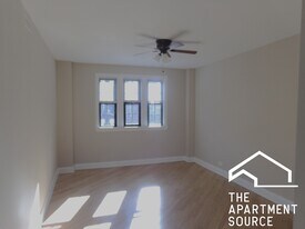 896 Green Bay Rd in Winnetka, IL - Building Photo