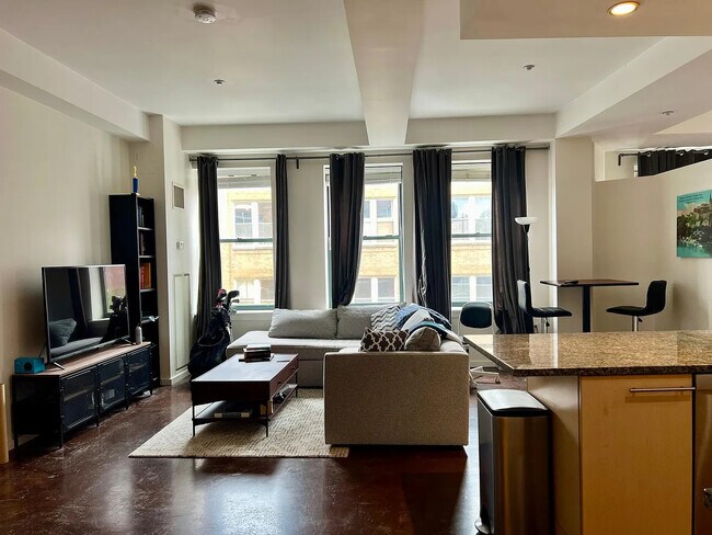 35 Fay St, Unit 314 in Boston, MA - Building Photo - Building Photo