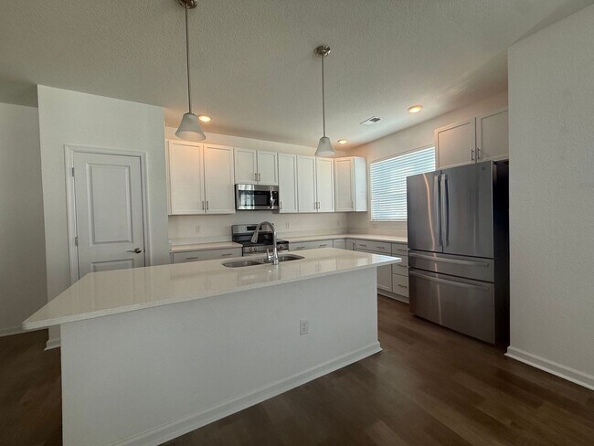 1732 Dromolin Dr in Virginia Beach, VA - Building Photo - Building Photo