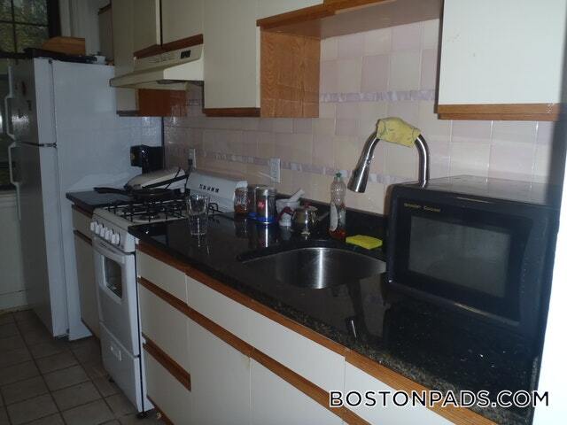 56 Queensberry St in Boston, MA - Building Photo