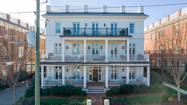 Fairview Row in Raleigh, NC - Foto de edificio - Building Photo