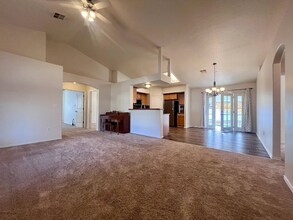 16845 N Darmady Loop in Nampa, ID - Foto de edificio - Building Photo