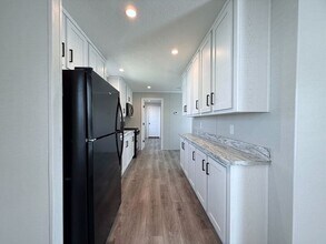 52780 S Zacharias Ct in Chesterfield, MI - Foto de edificio - Building Photo