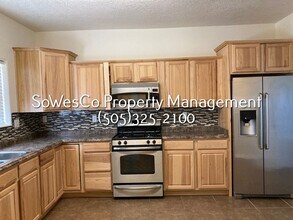 961 Katherine Ave in Farmington, NM - Foto de edificio - Building Photo