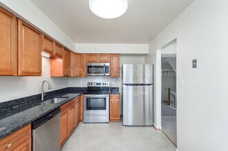 6143 Summer Park Ln in Alexandria, VA - Building Photo - Building Photo