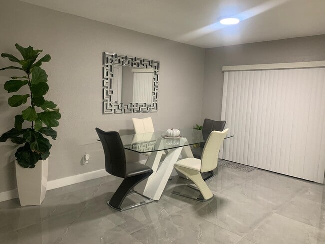 3093 Pinehurst Dr in Greenacres, FL - Building Photo - Building Photo