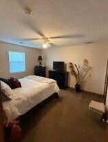 452 Sunset Dr, Unit C in Mount Vernon, IN - Building Photo