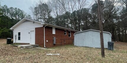 1617 N Main St in Holly Springs, NC - Building Photo - Building Photo