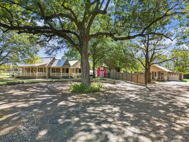 602 SE Front St in Edgewood, TX - Building Photo - Building Photo