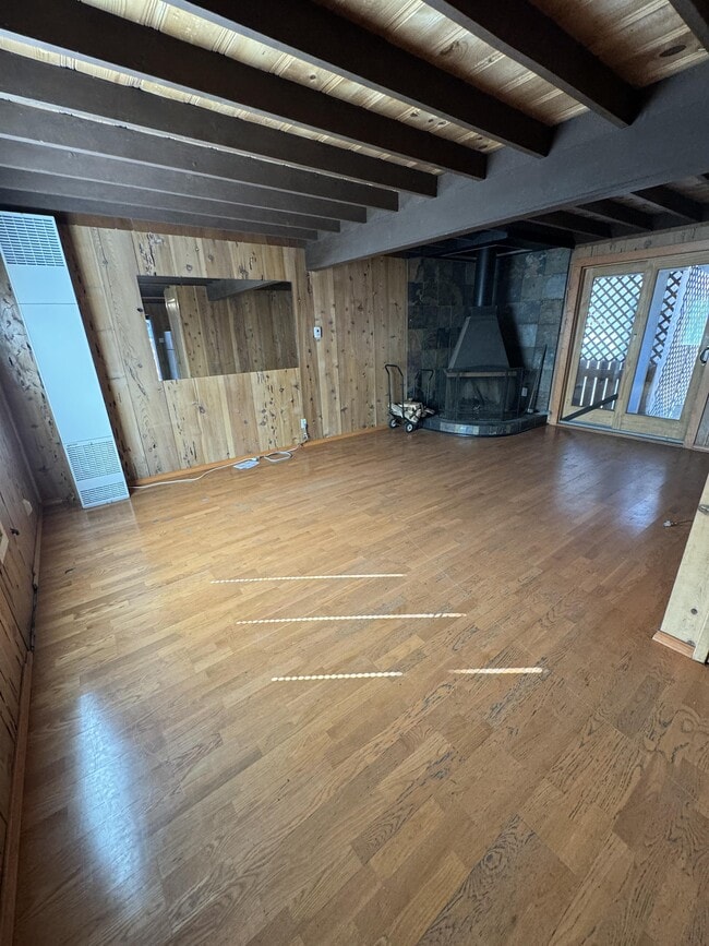 829 Julie Ln in South Lake Tahoe, CA - Building Photo - Building Photo