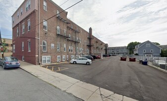 180 North Beacon St, Unit 3 in Boston, MA - Building Photo