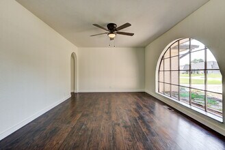 8229 NW 115th St in Oklahoma City, OK - Building Photo - Building Photo