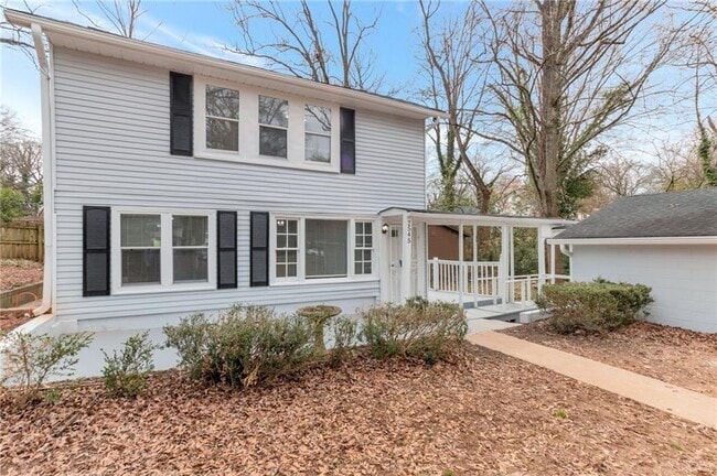 property at 2545 White Oak Dr