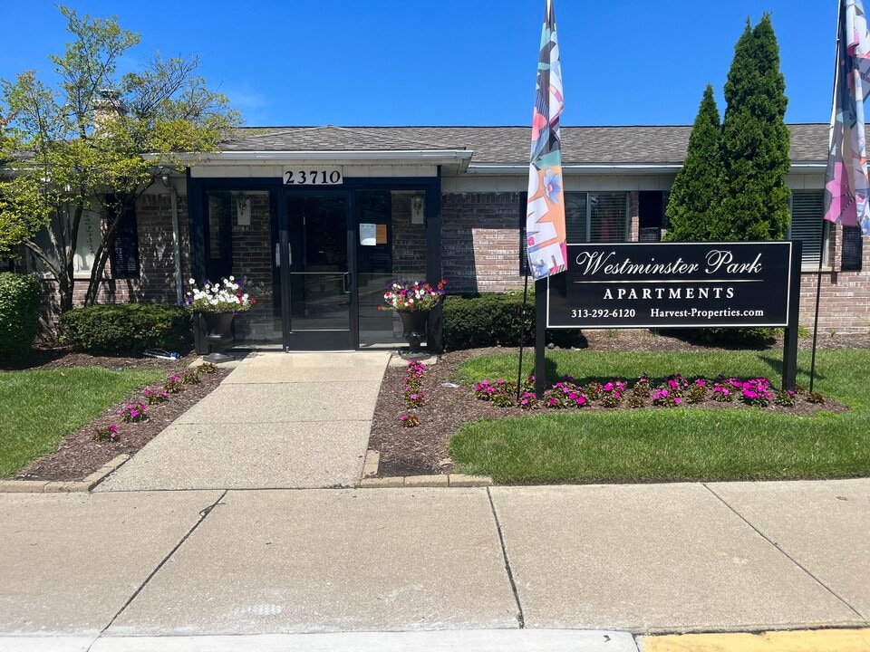 Westminster Park Apartments in Taylor, MI - Building Photo