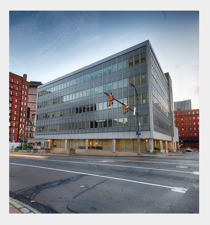 44 Exchange Blvd in Rochester, NY - Building Photo