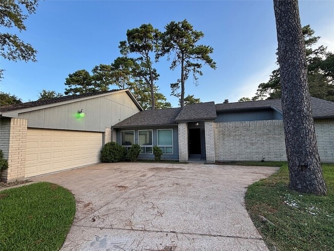 12614 Campos Dr, Unit 11800-203 in Houston, TX - Building Photo - Building Photo