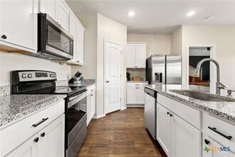 1029 Marvin Wy in Seguin, TX - Building Photo - Building Photo