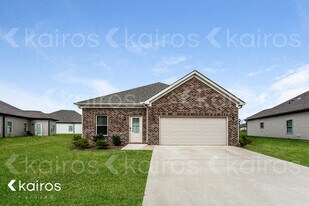 15 HAWK LN in Lincoln, AL - Building Photo