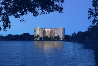 Lake House in Orlando, FL - Building Photo - Building Photo