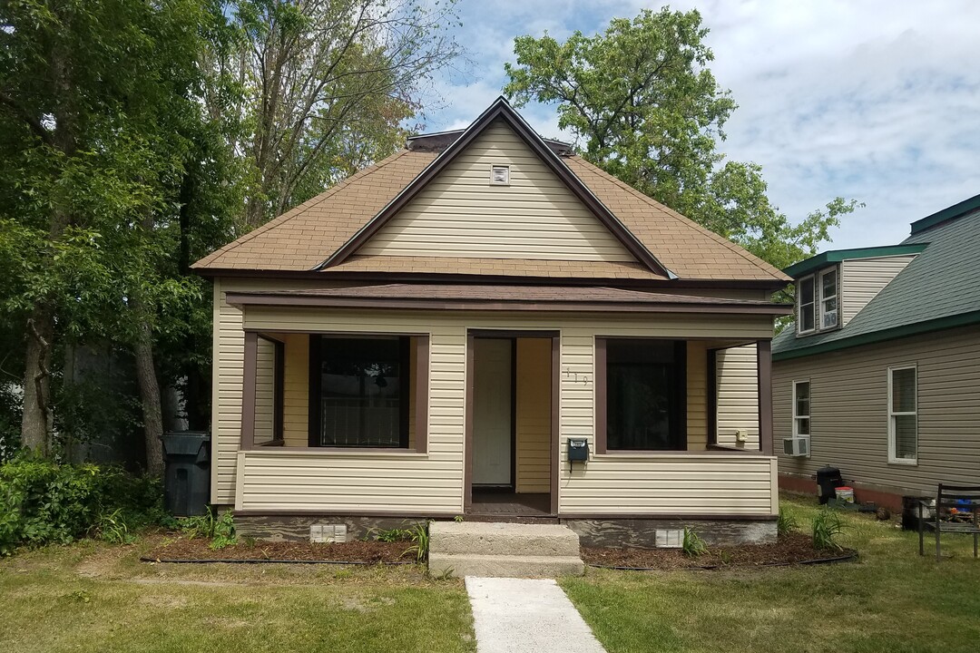 119 12th St NW in Bemidji, MN - Foto de edificio