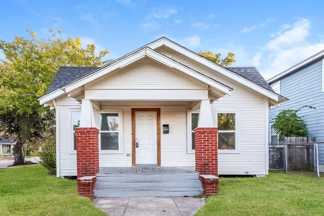 property at 502 N Jones St