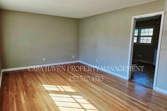 1907 Club Dr in Johnson City, TN - Building Photo - Building Photo