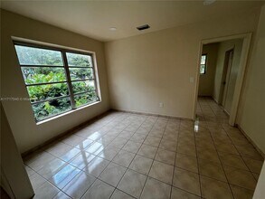 3351 SW 18th St in Miami, FL - Building Photo - Building Photo