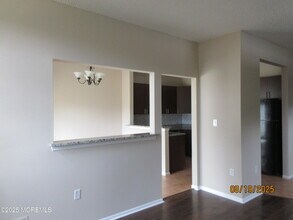 29 Longbrook Ln in Freehold, NJ - Foto de edificio - Building Photo